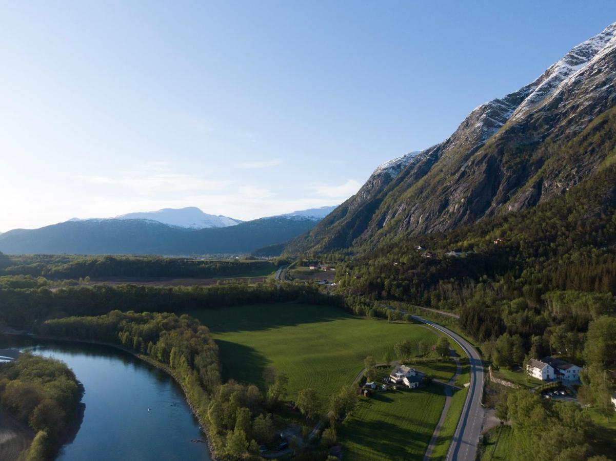 Hotel Aak Åndalsnes Екстериор снимка