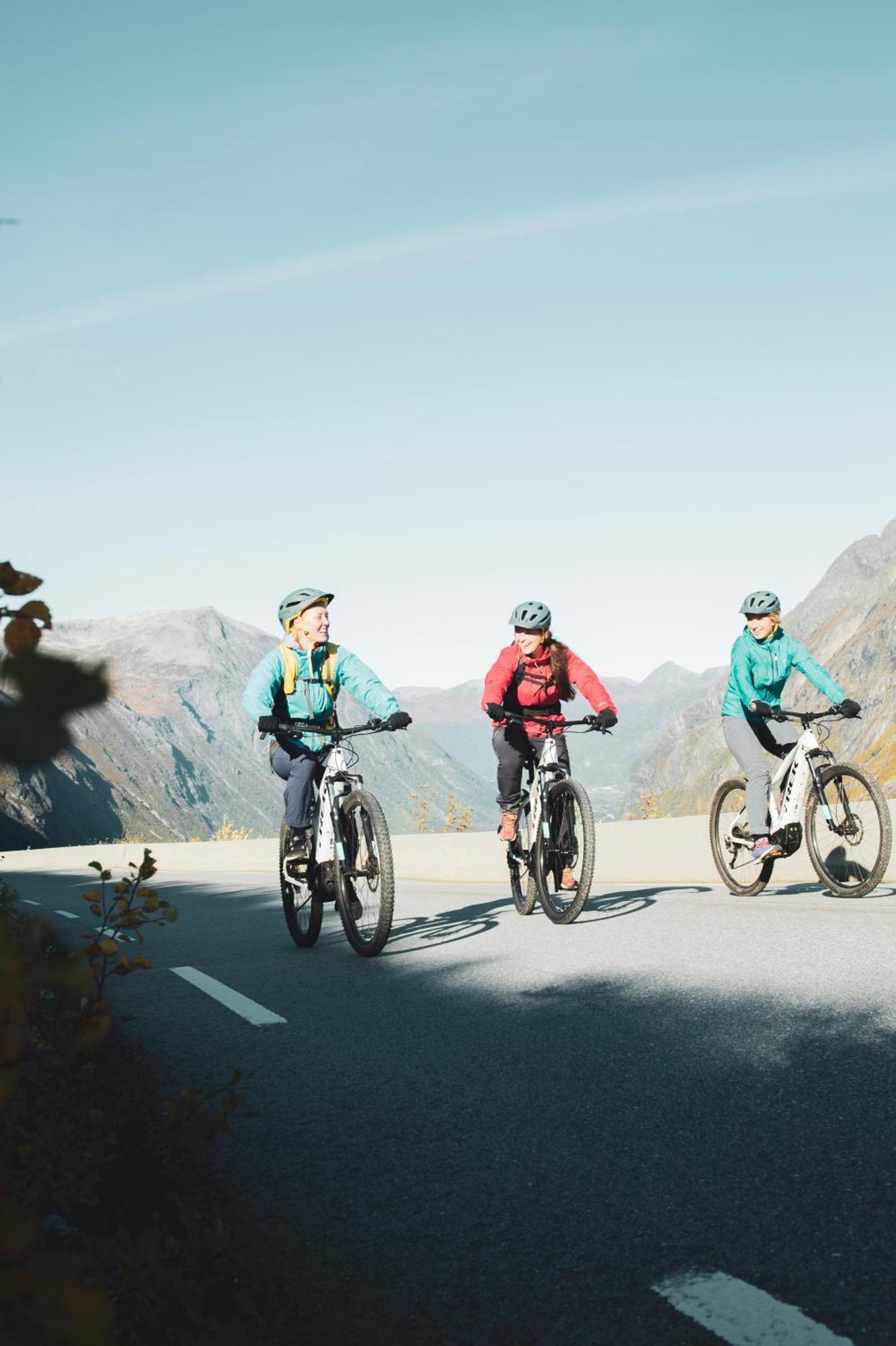 Hotel Aak Åndalsnes Екстериор снимка